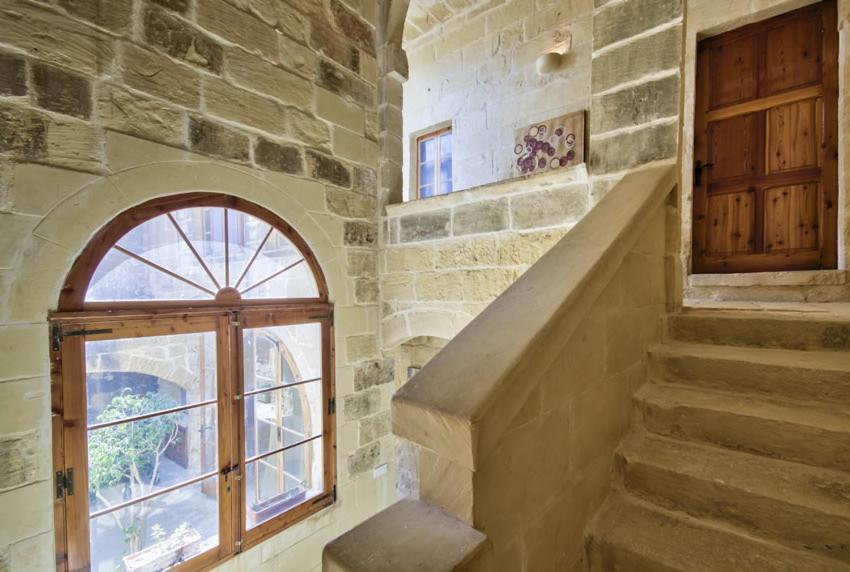 Farmhouse Razzett Cora วิกตอเรีย ภายนอก รูปภาพ